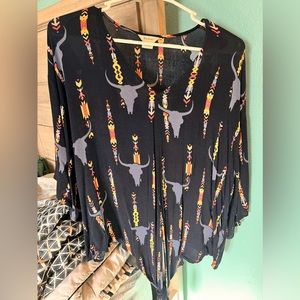 Women’s Wrangler Blouse w/ Cow Skull Print